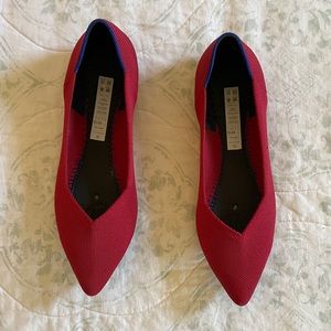 Rothys point in red. Size 10